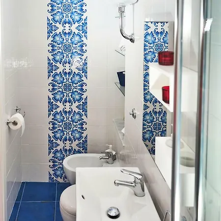 Neapolitan House شقة